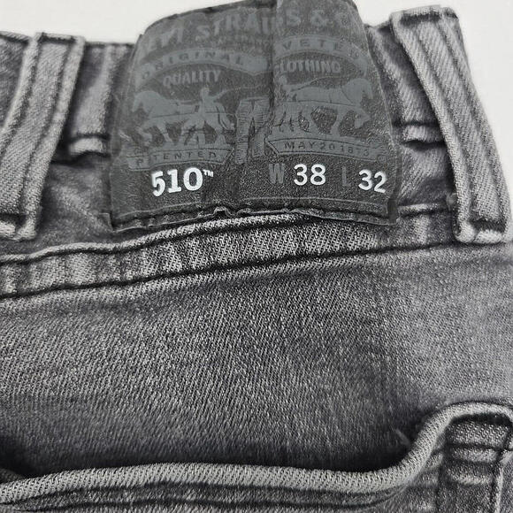 Levi's 510 38/32 Black Straight Mens Distressed Dark Wash Jeans - Picture 8 of 11